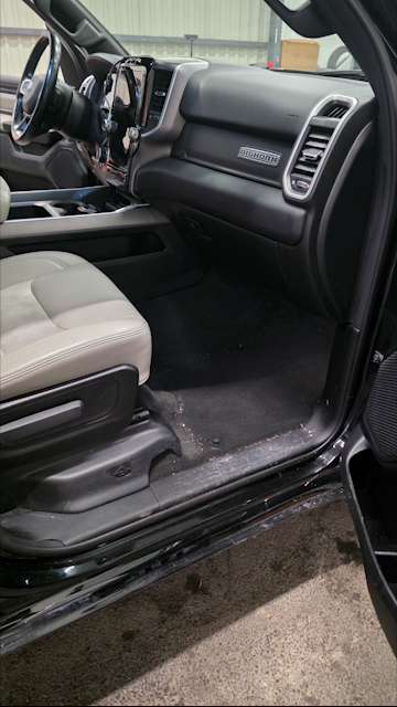 Dodge RAM 1500 avant droit - avant