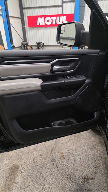 Dodge RAM 1500 porte gauche - avant