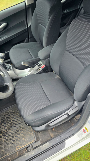 Toyota Auris intérieur conducteur avant